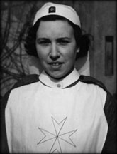 Vi in St Johns Ambulance Brigade atire